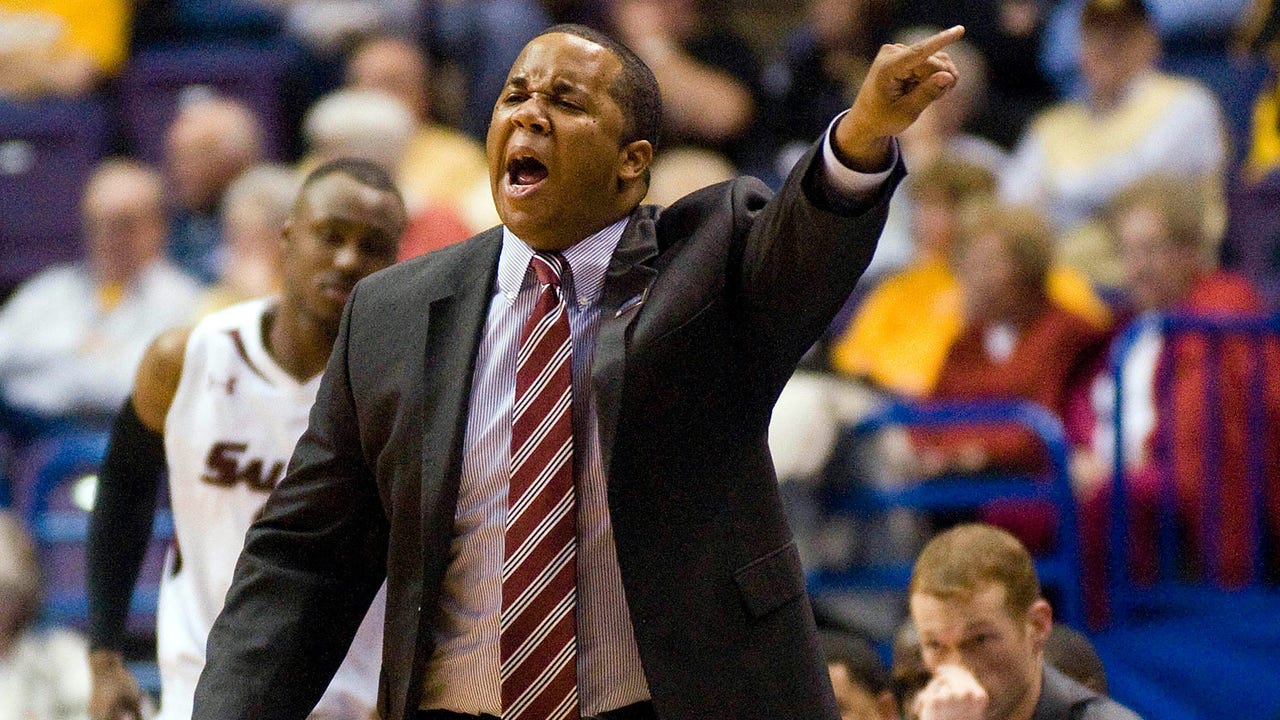 K-State assistant Lowery might be even more of a 'Wildcat,' deep down, than Bruce Weber